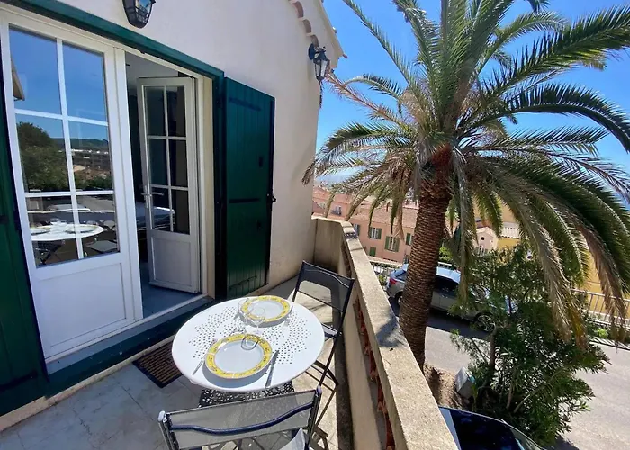 Апартаменты Climatise Centre Du Lavandou, Proche - Fr-1-816-6 *